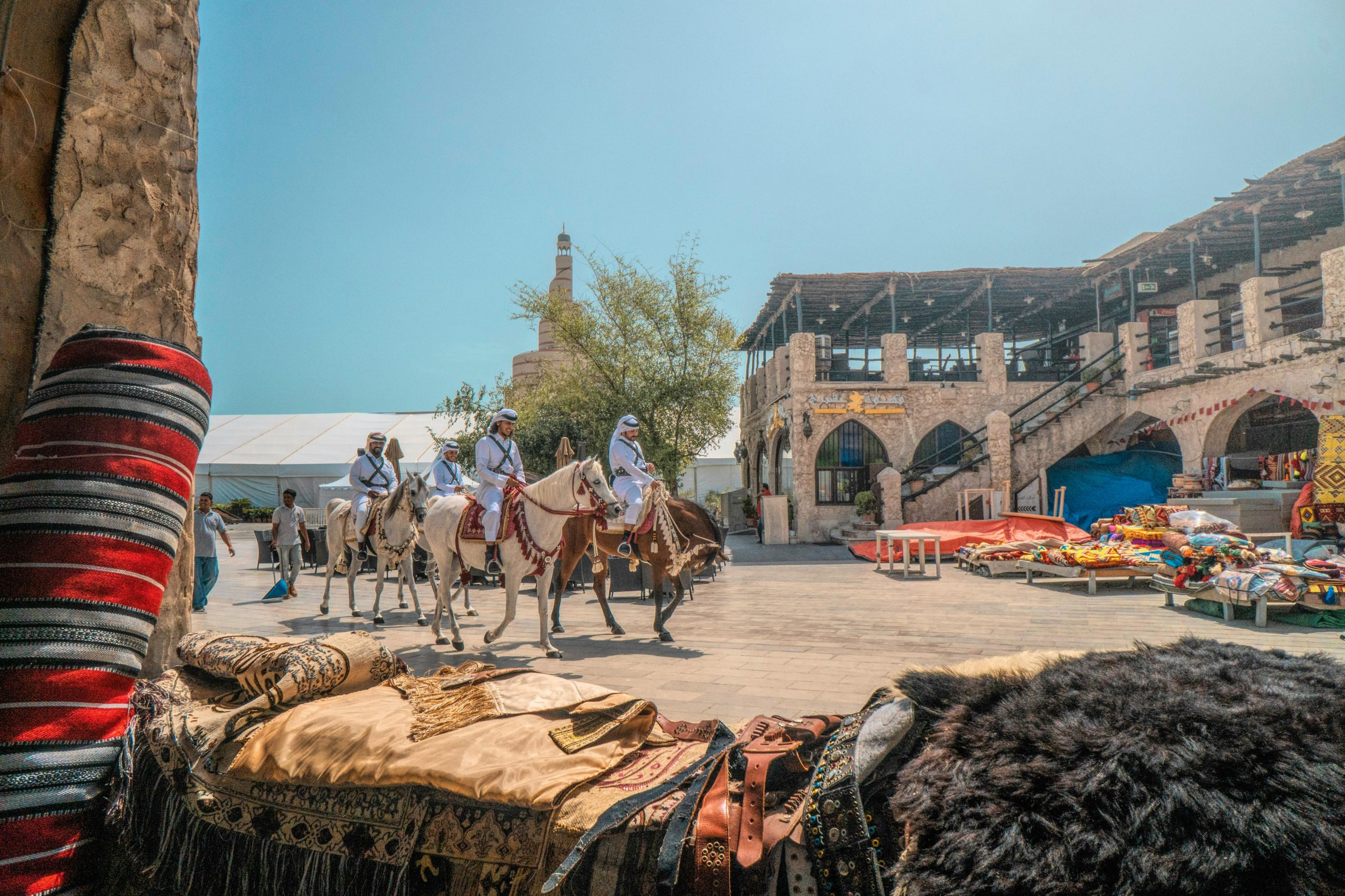 Floating Markets That Offer a Taste of Local Life
