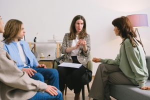 Recovery Support Groups for Compulsive Spenders Help