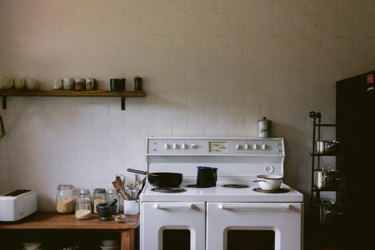 Kitchen Renovation Mistakes That Cost Thousands and Ruin Functionality